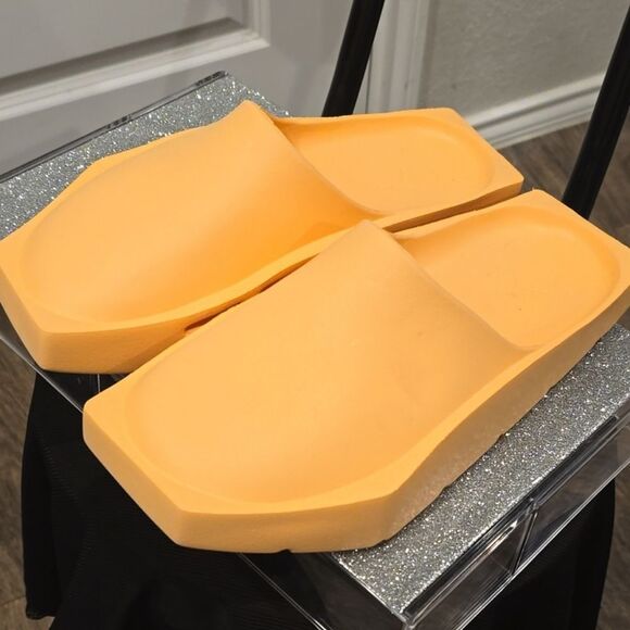 Jordan Hex Mule Slide- Celestial Gold - Picture 12 of 12